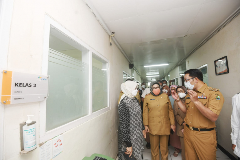 Ridwan Kamil yang akrab disapa Emil pantau kesiapan RSHS Bandung menghadapi penyakit hepatitis akut/Humas Jabar